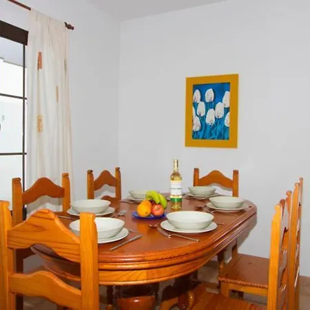 Charming Mojones 3 Bedrooms Child Friendly Pool Lise Short Walk To Old Town Puerto Del Carmen Villa Tias