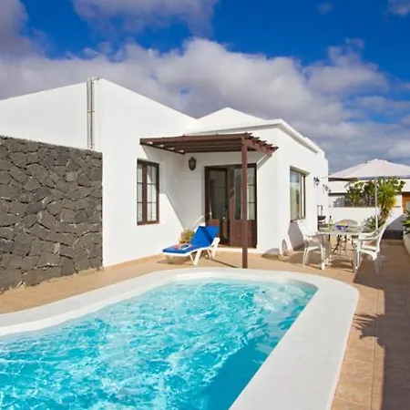 Villa Charming Mojones 3 Bedrooms Child Friendly Pool Lise Short Walk To Old Town Puerto Del Carmen Tias