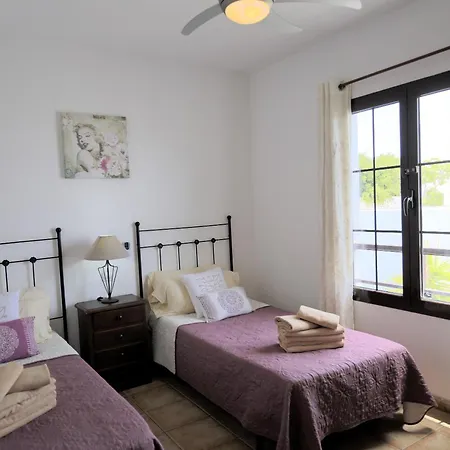 Charming Mojones 3 Bedrooms Child Friendly Pool Lise Short Walk To Old Town Puerto Del Carmen Villa Tias