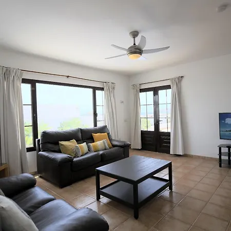 Villa Charming Mojones 3 Bedrooms Child Friendly Pool Lise Short Walk To Old Town Puerto Del Carmen