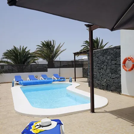 Charming Mojones 3 Bedrooms Child Friendly Pool Lise Short Walk To Old Town Puerto Del Carmen