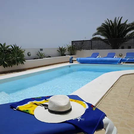 Villa Charming Mojones 3 Bedrooms Child Friendly Pool Lise Short Walk To Old Town Puerto Del Carmen *